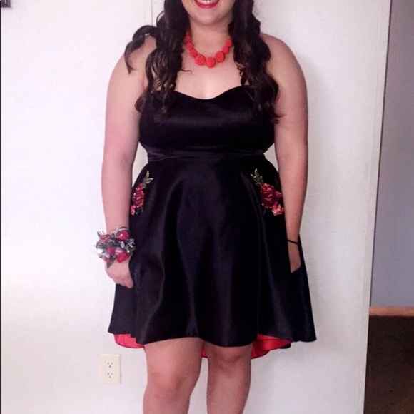 LUCCI LU FORMAL DRESS - Picture 1 of 4